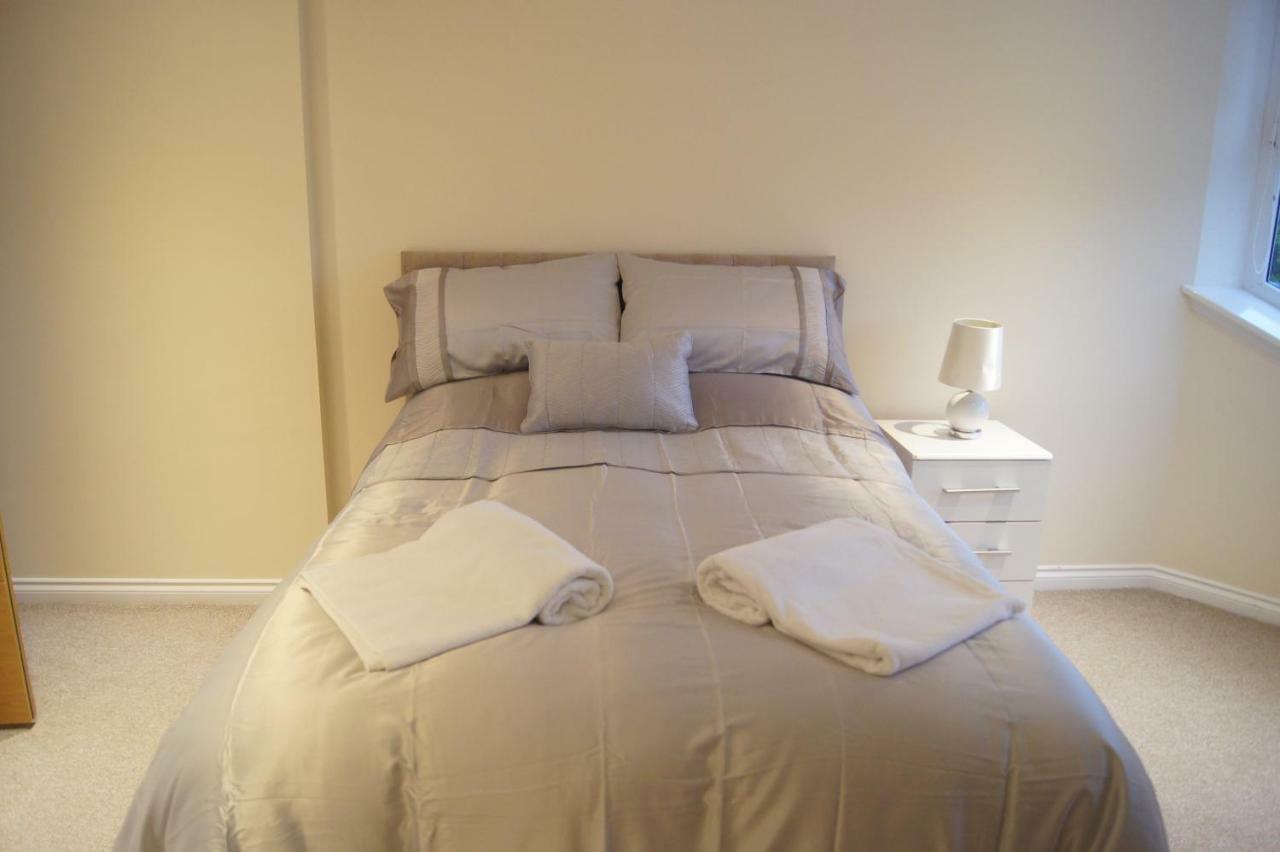 Modern, Cosy Apartment In Bearsden With Private Parking Glasgow Zewnętrze zdjęcie
