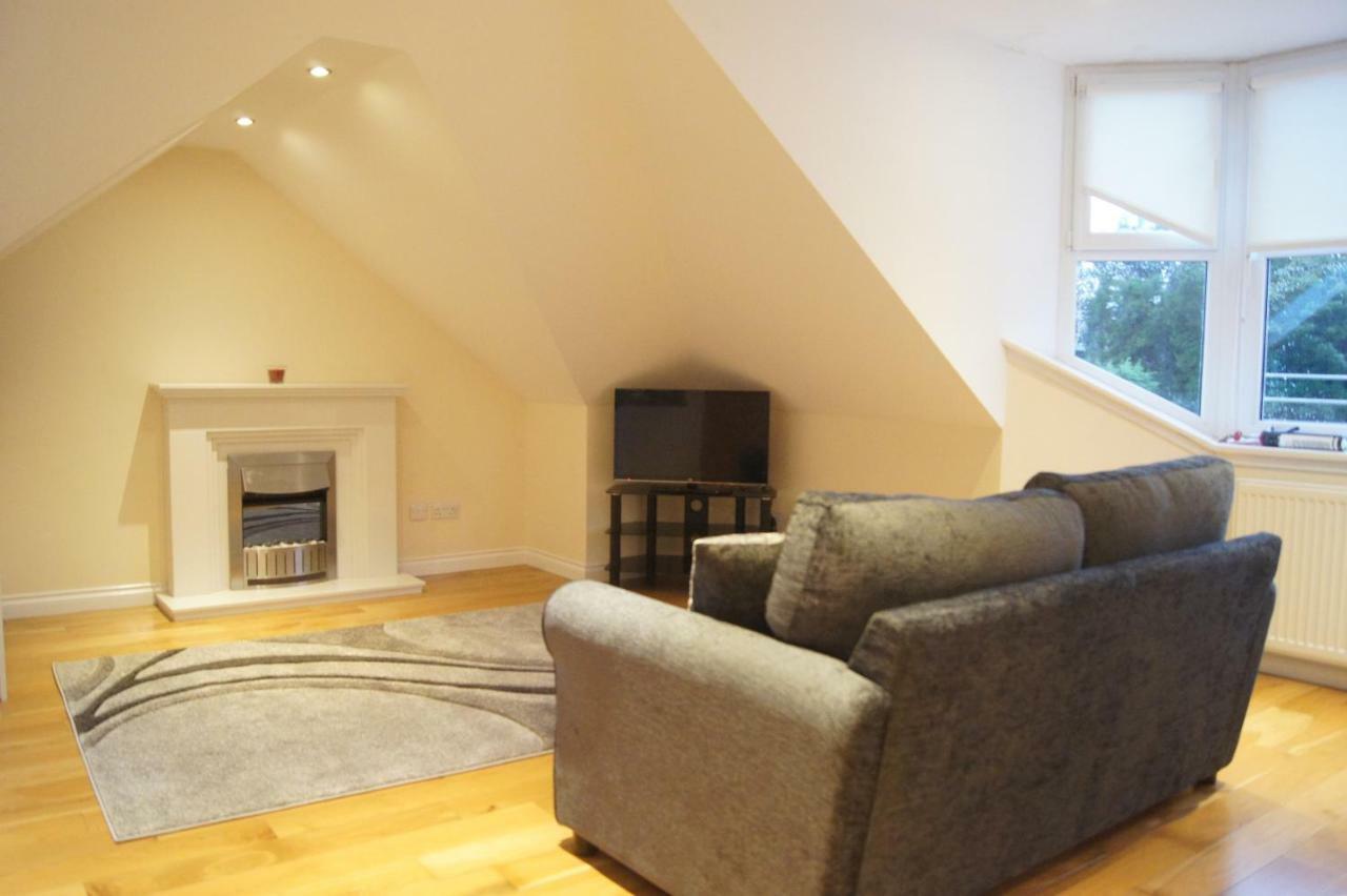Modern, Cosy Apartment In Bearsden With Private Parking Glasgow Zewnętrze zdjęcie