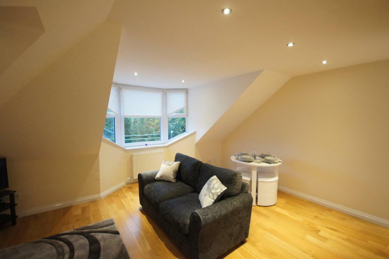 Modern, Cosy Apartment In Bearsden With Private Parking Glasgow Zewnętrze zdjęcie