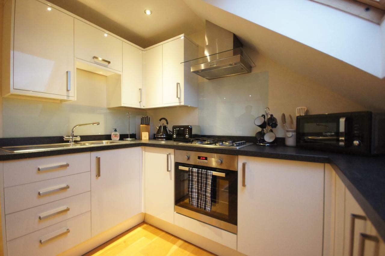 Modern, Cosy Apartment In Bearsden With Private Parking Glasgow Zewnętrze zdjęcie
